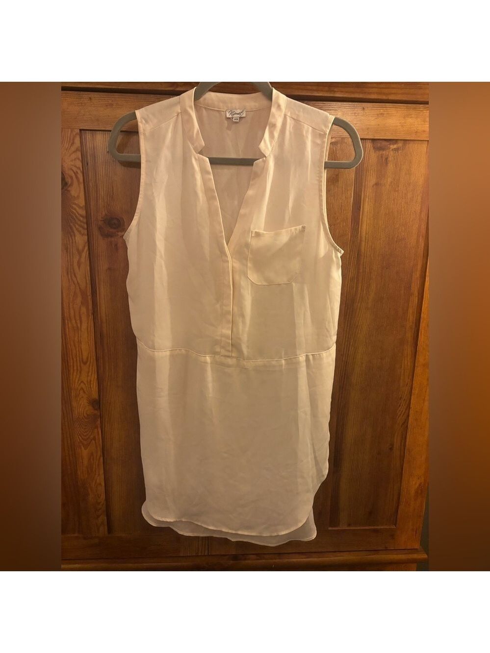 KISMET White Sleeveless Shirt Womens Medium Polyester with Slits on Each Side - Picture 3 of 11